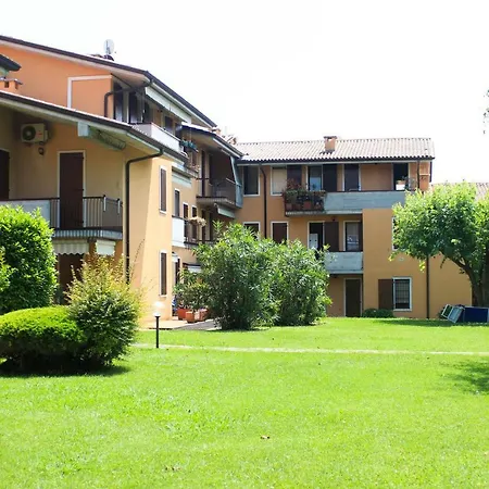 Studio With Pool And Terrace Close To The Center Apartment Bardolino